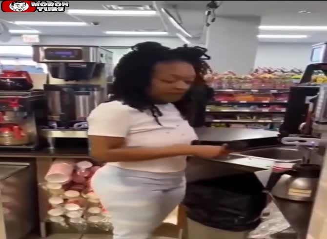 Video :She is losing her anger and doesn't wear a mask, therefore we won't serve her!